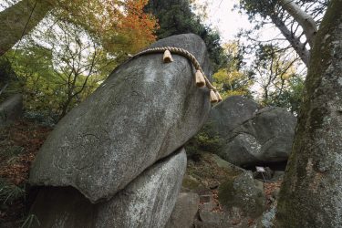 受験生の聖地での関東の大学生６人の過ち：高知・仁井田神社の巨石を“破損”